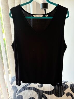 Avenue Black V-Neck Sleeveless Tank Top